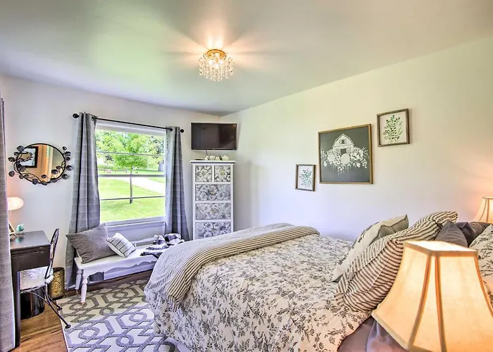 Charming Country 5 Mi To Downtown Tulsa! Tulsa