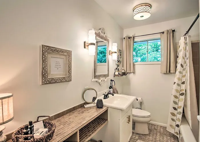 Holiday home Charming Country 5 Mi To Downtown Tulsa! Tulsa