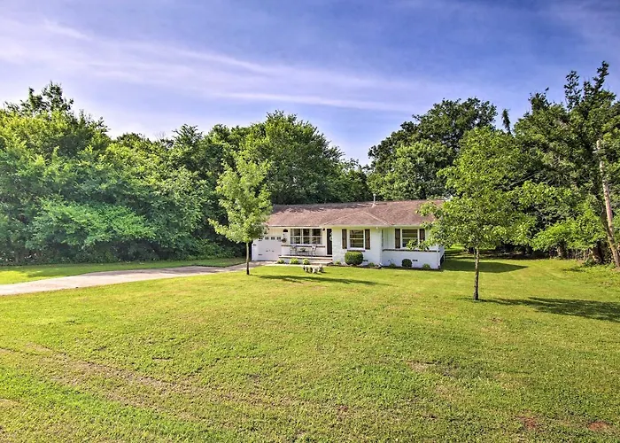 Charming Country 5 Mi To Downtown Tulsa!